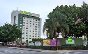 Holiday Inn Guadalajara Expo Plaza del Sol, an IHG Hotel